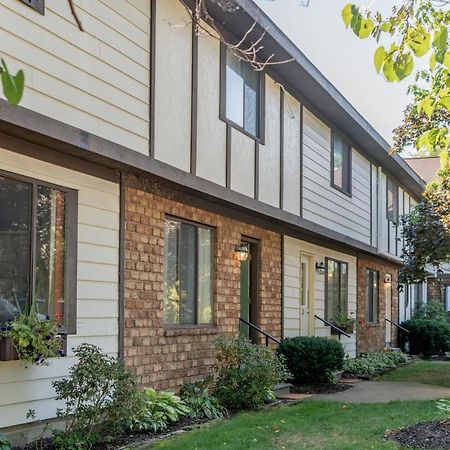 Hop & Vine Inn Fennville Экстерьер фото