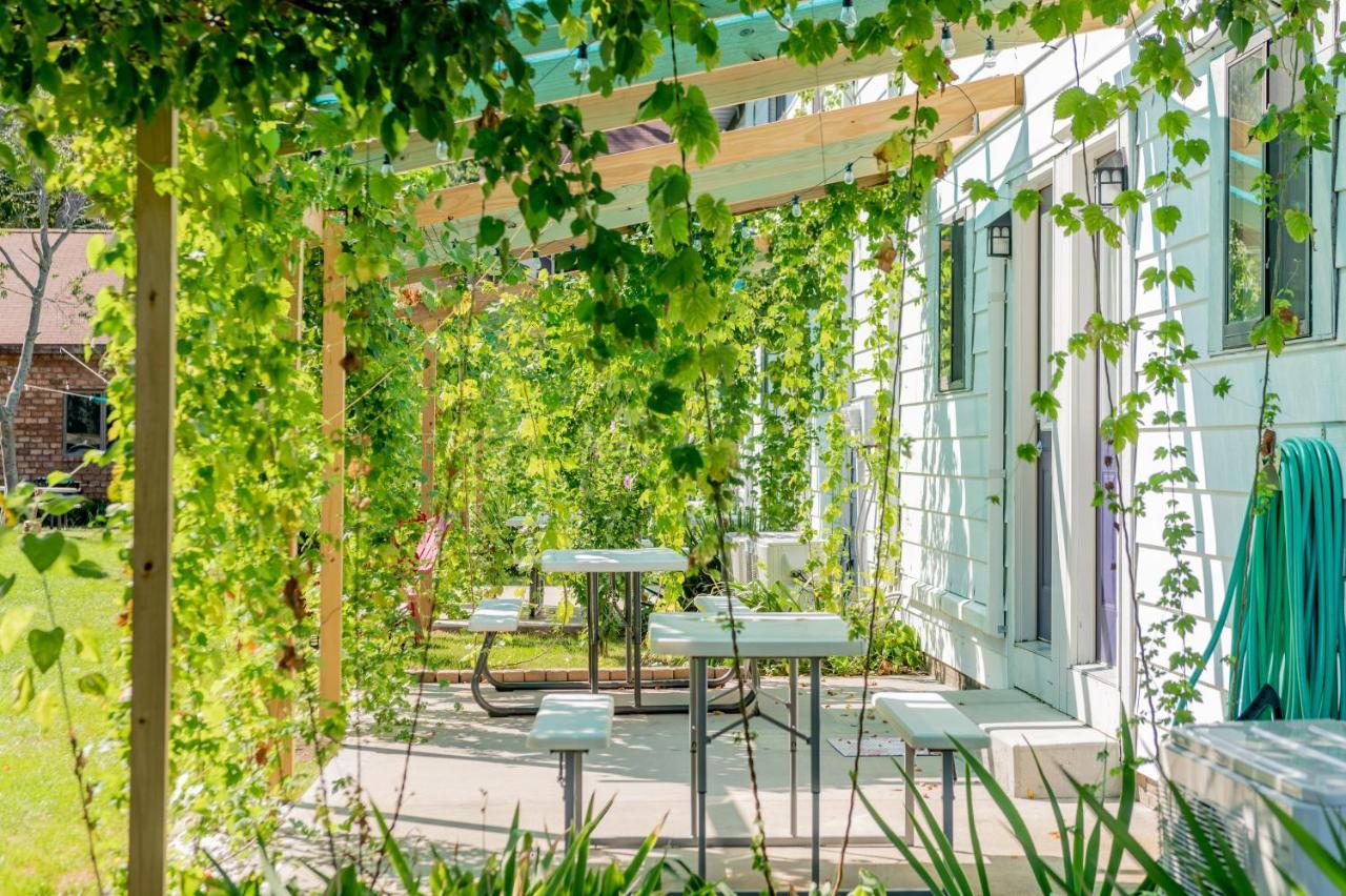 Hop & Vine Inn Fennville Экстерьер фото