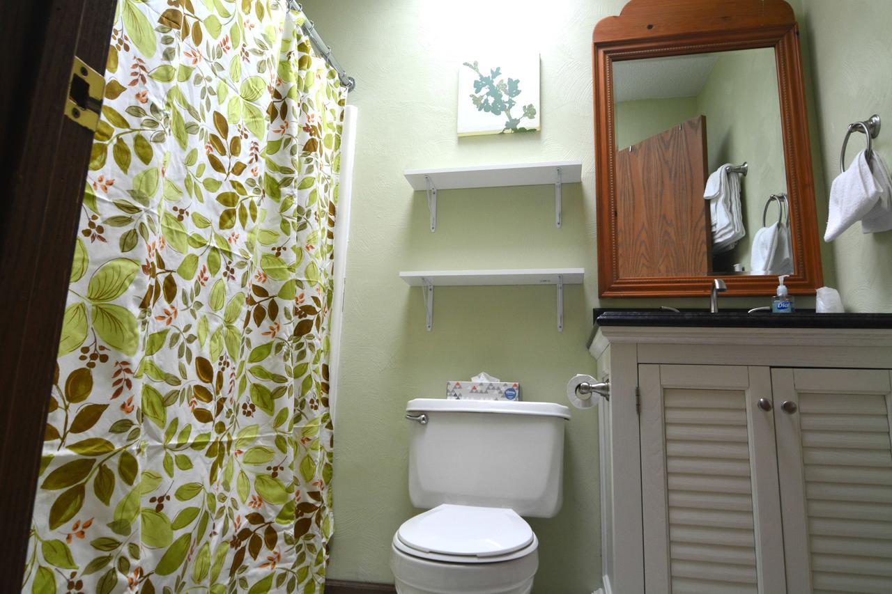 Hop & Vine Inn Fennville Экстерьер фото