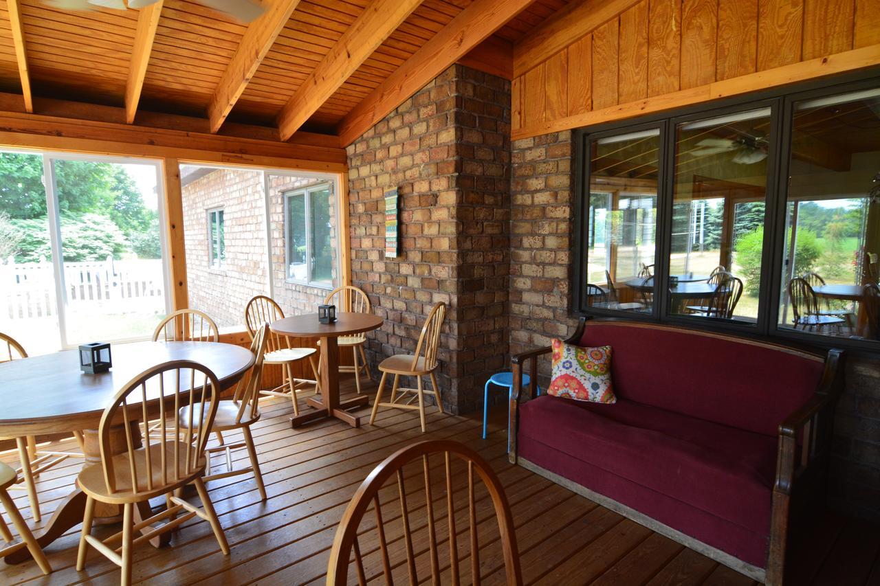 Hop & Vine Inn Fennville Экстерьер фото