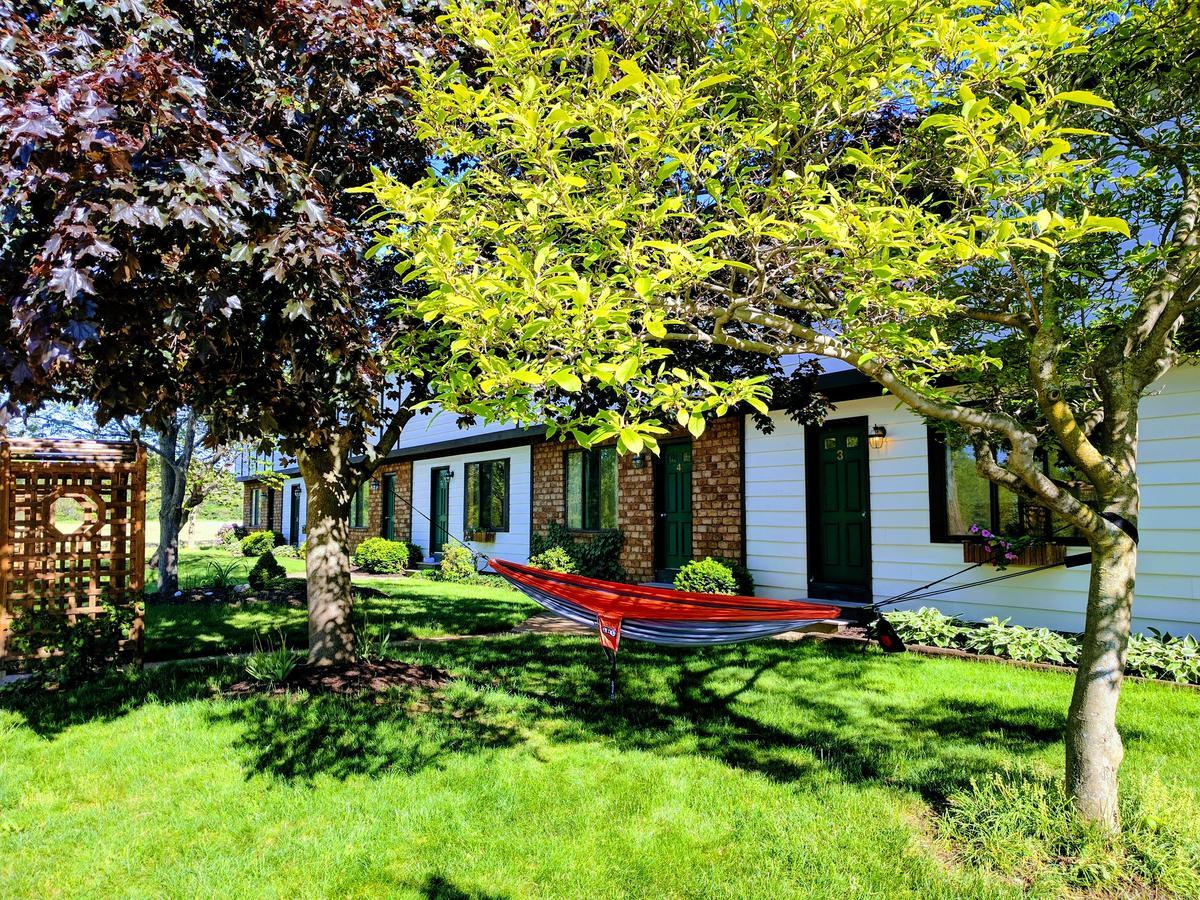 Hop & Vine Inn Fennville Экстерьер фото