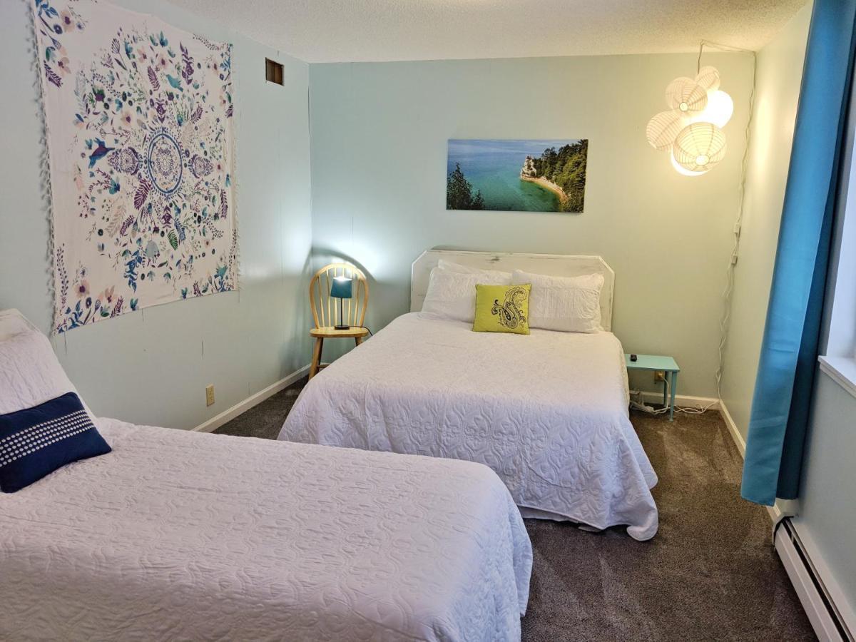 Hop & Vine Inn Fennville Экстерьер фото