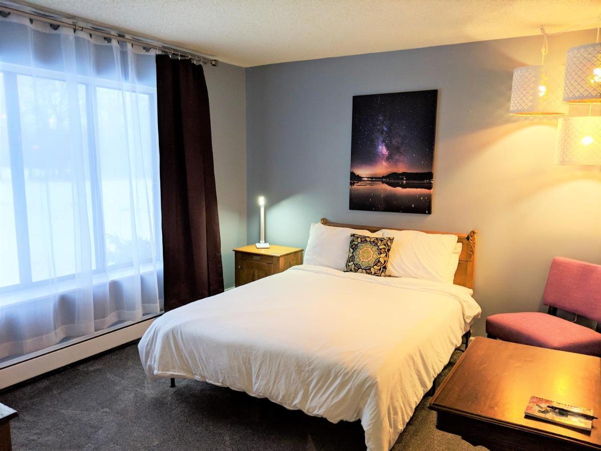 Hop & Vine Inn Fennville Экстерьер фото